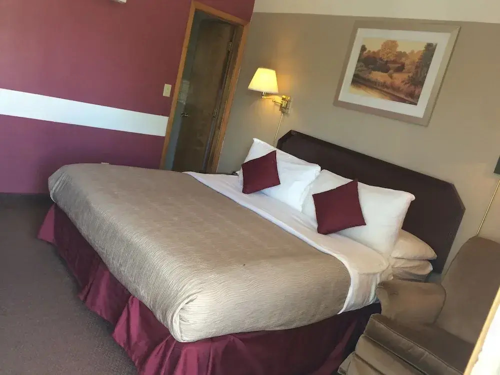 East Hills Inn And Suites