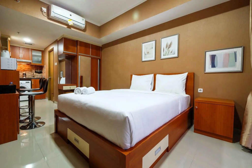 Strategic Studio Apartment The Oasis near Bekasi
