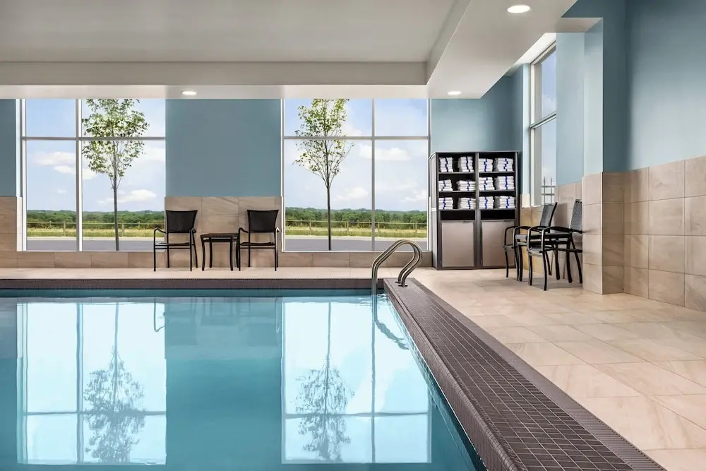Holiday Inn Express Strathroy by IHG