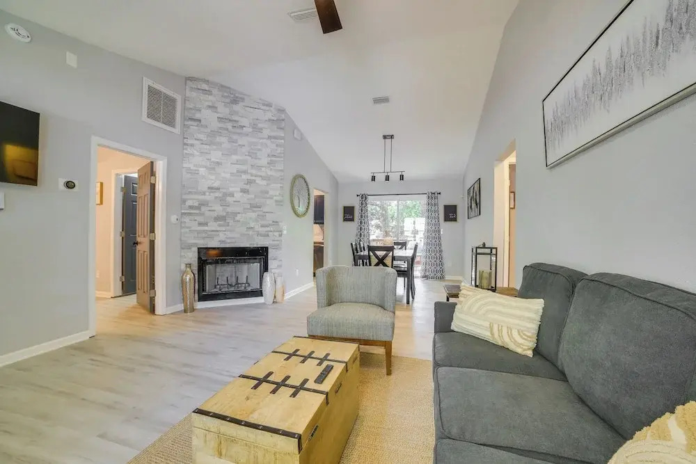 Tallahassee Home w/ Private Deck: 4 Mi to Downtown