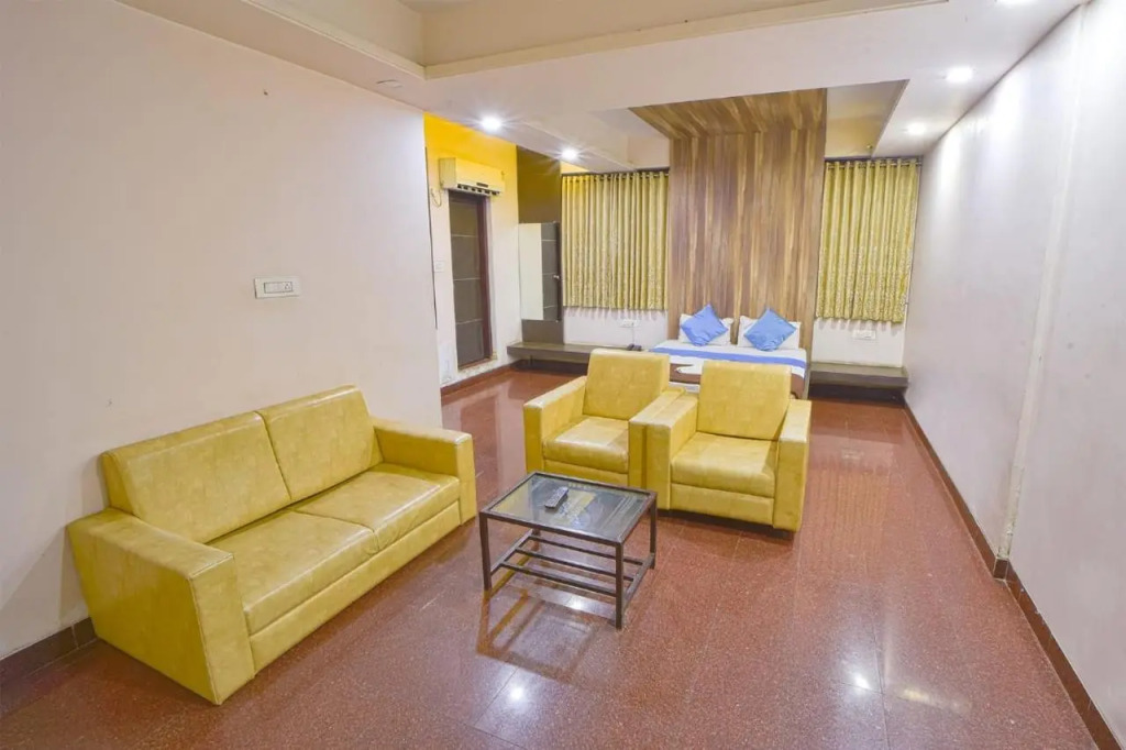 Hotel City Crown, Kolhapur