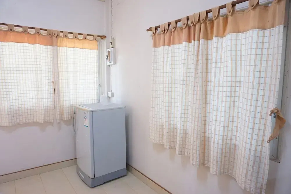 Na Thammachart Hotel