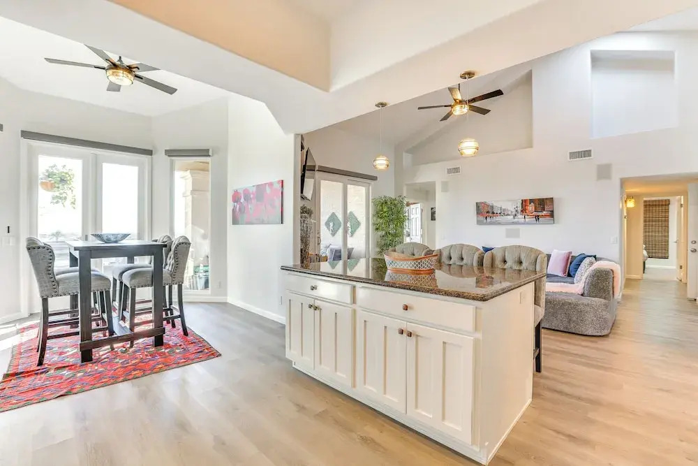 Mtn & City Views: Stunning Villa in Phoenix!