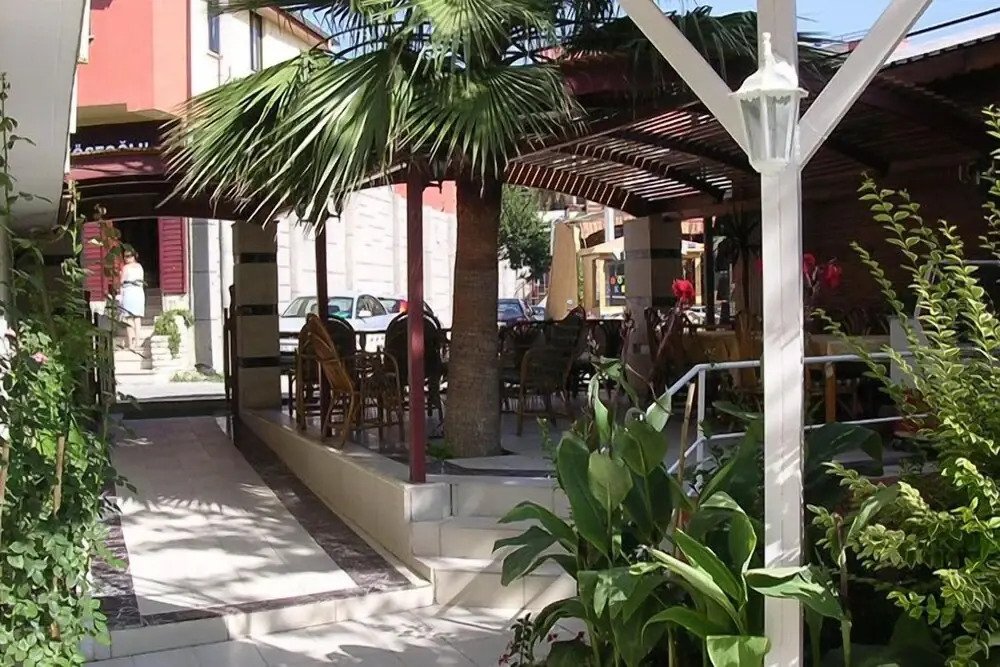 Yali Hotel