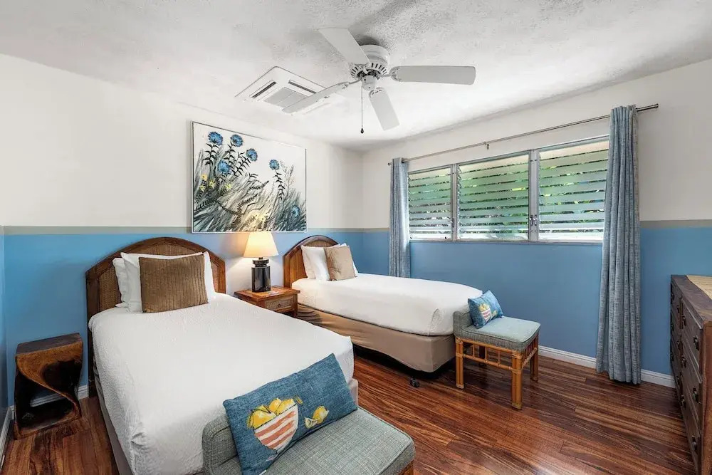 Steps From Lanai to Beach - AC & Wifi - Affordable- Vrkcv