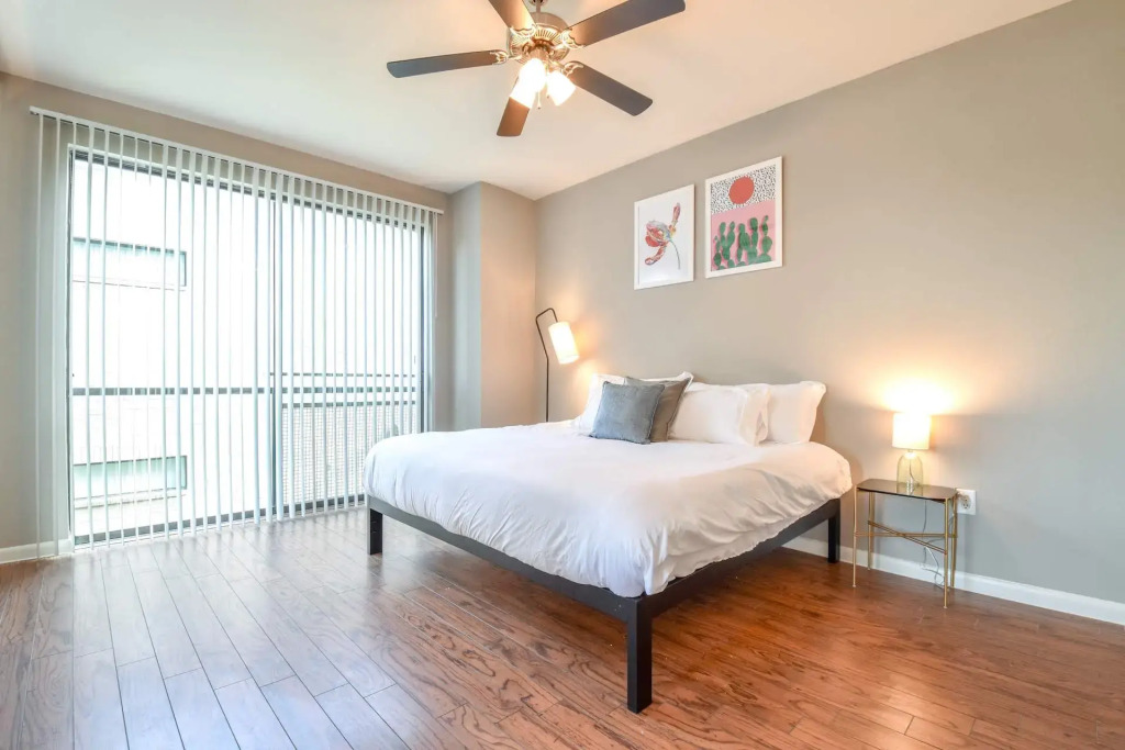 Plano Beautiful Studio Apartment