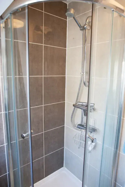 1 Bedroom Apartment With Private Roof Terrace