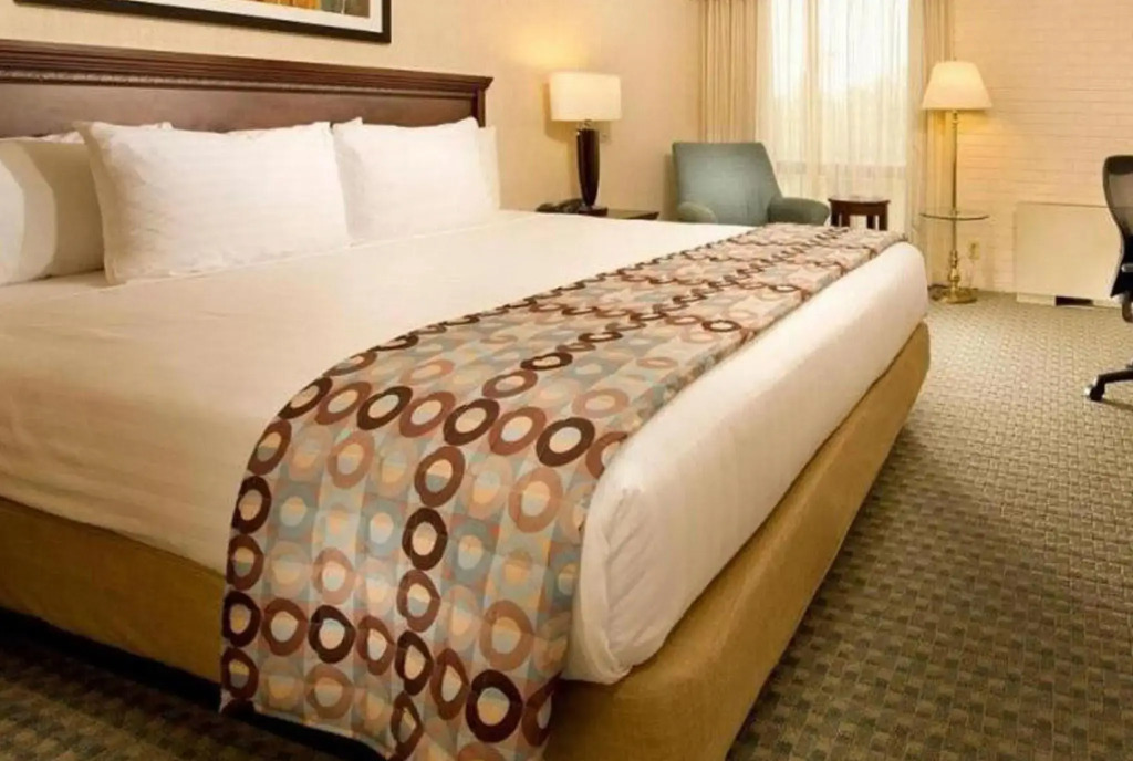 Hotel Lotus Kansas City Stadium
