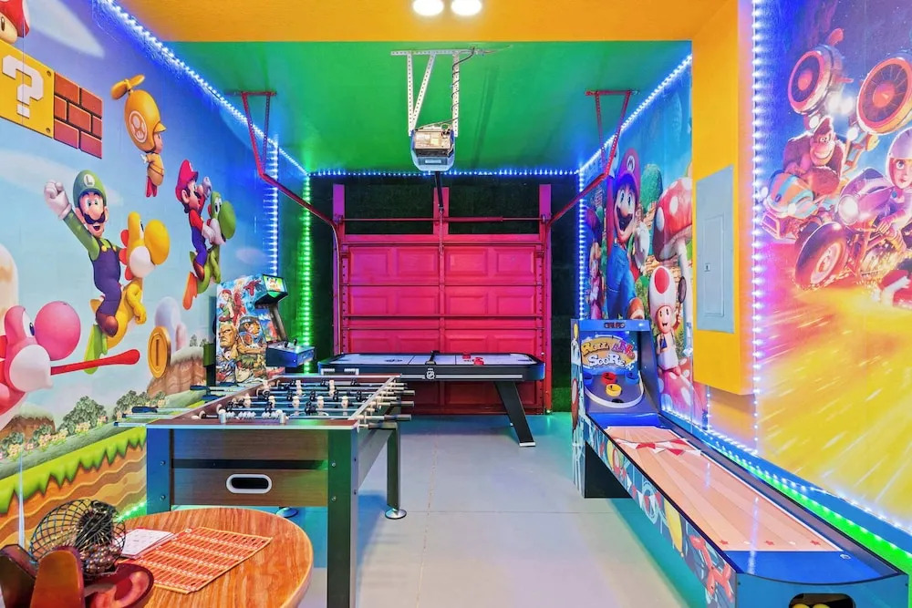 Private Pool & Game Room at Family Villa Near Disney