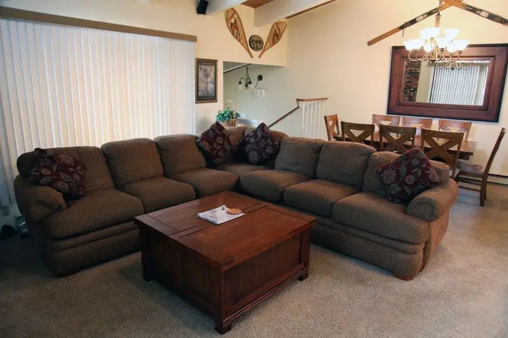Chateau de Montagne 42 Spacious and Updated Family Townhome with Private Washer Dryer and Great Complex Amenities by RedAwning