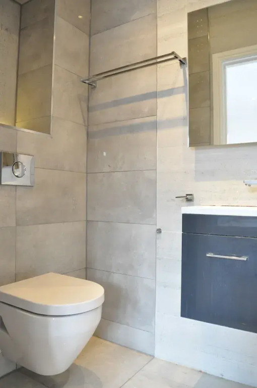 Spacious Contemporary 2 Bedroom Flat Near Camberwell