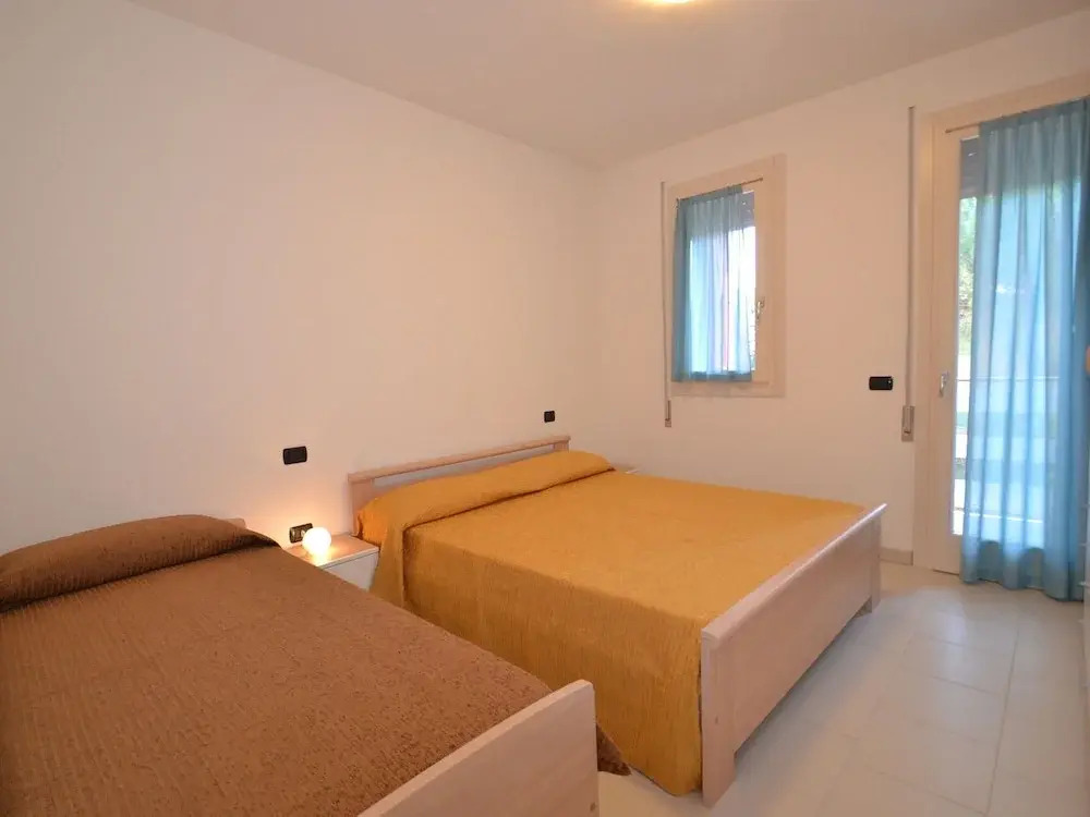 Spacious Apartment in Rosolina Mare Near Sea
