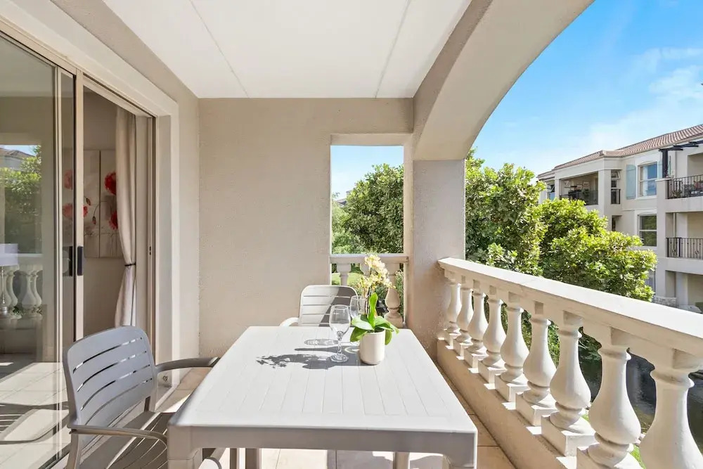 Bougain Villa CB206