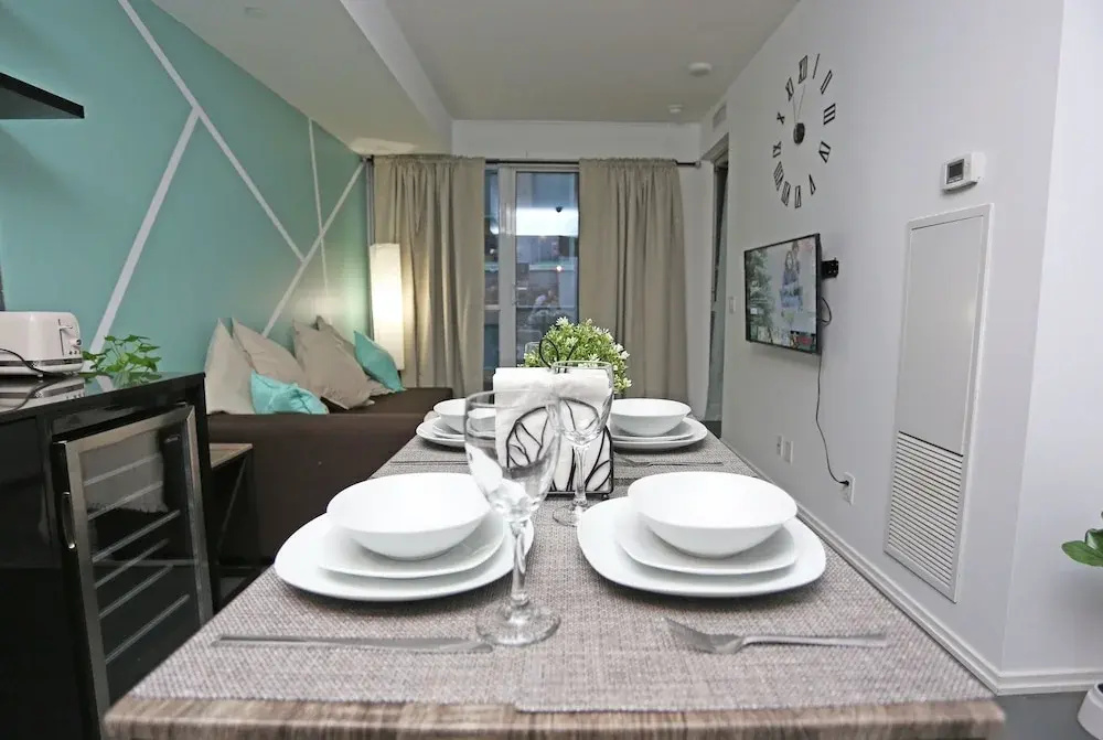 Marvelous 2 Bdrm in Downtown Toronto