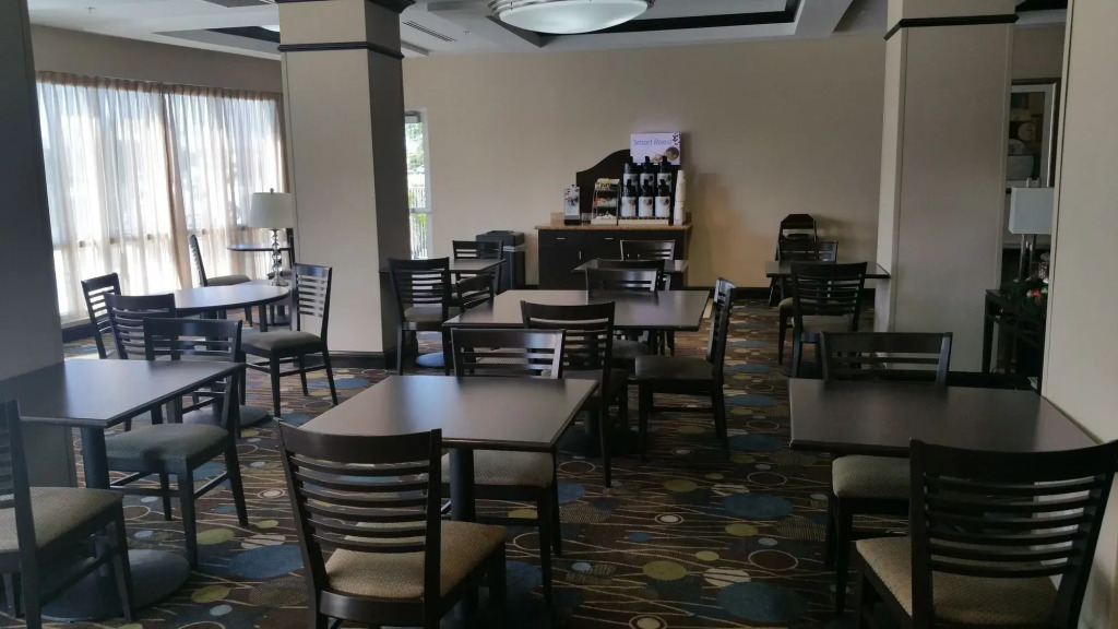 Holiday Inn Express Hotel & Suites Fort Myers East - The Forum by IHG