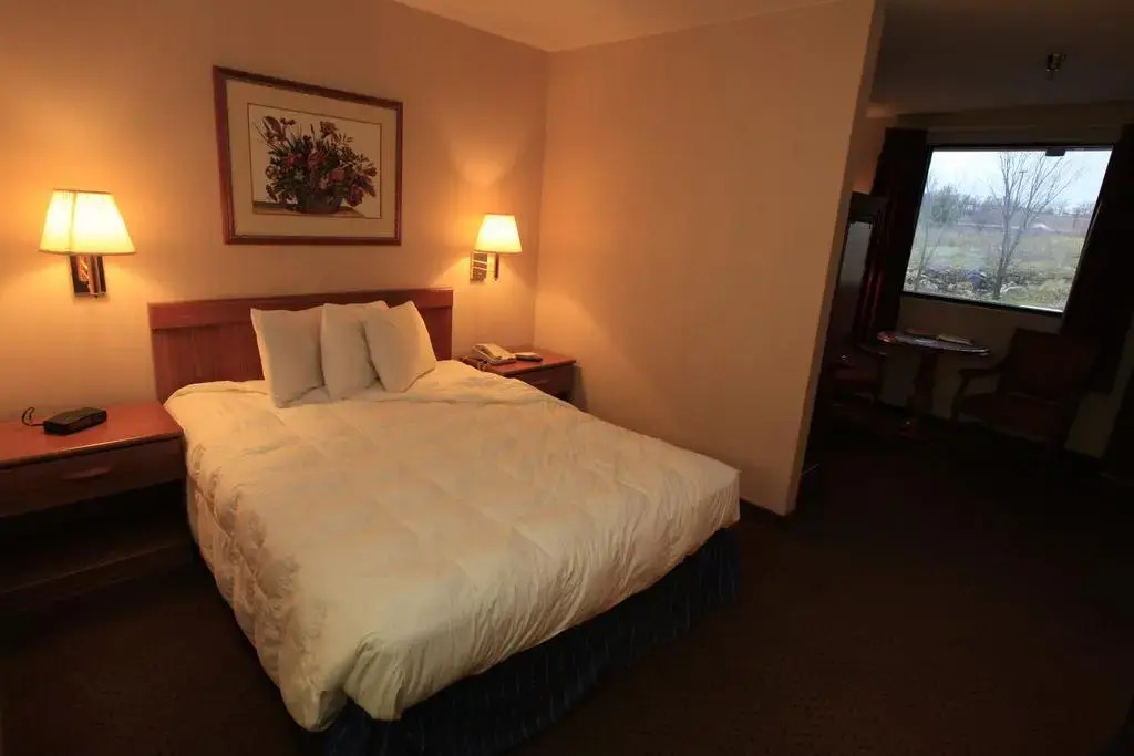 Lodge At the Falls