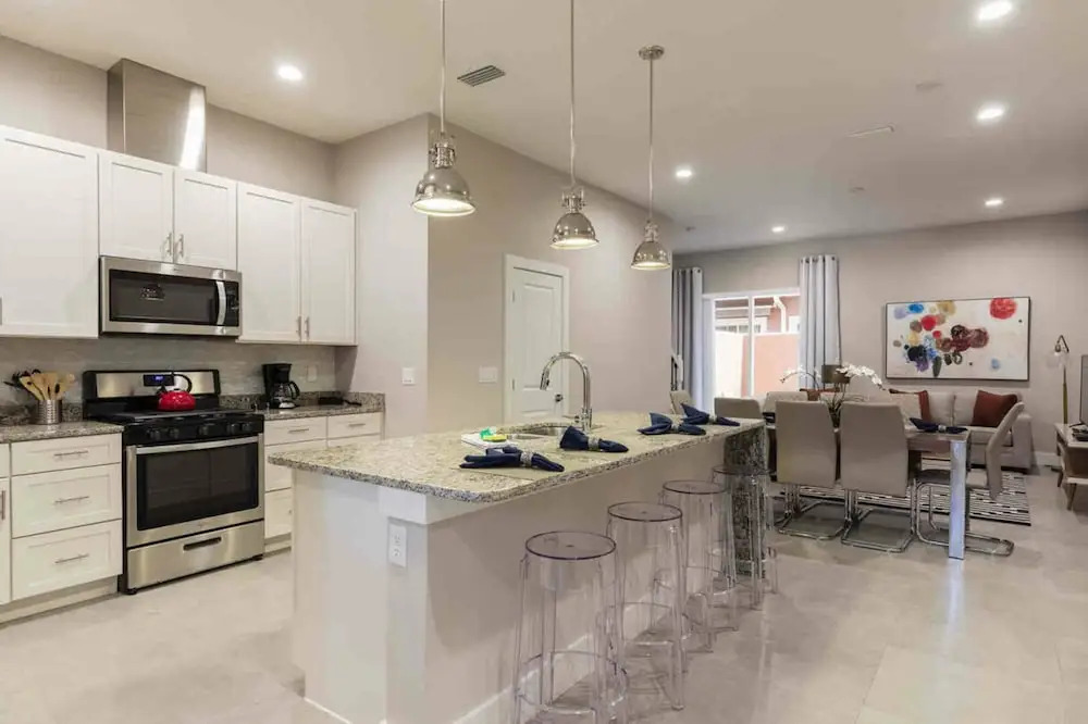 Stylish 4bed Townhome at Summerville Near Disney