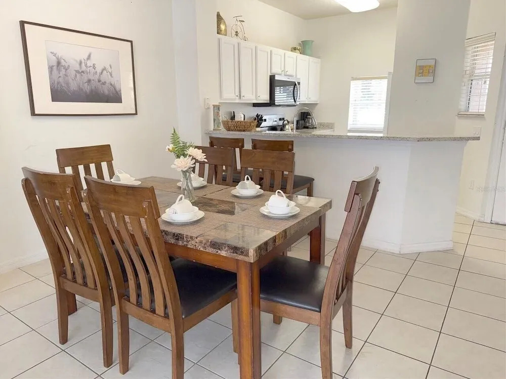 Bright 3B w Pool Close to Disney Encantada 8545