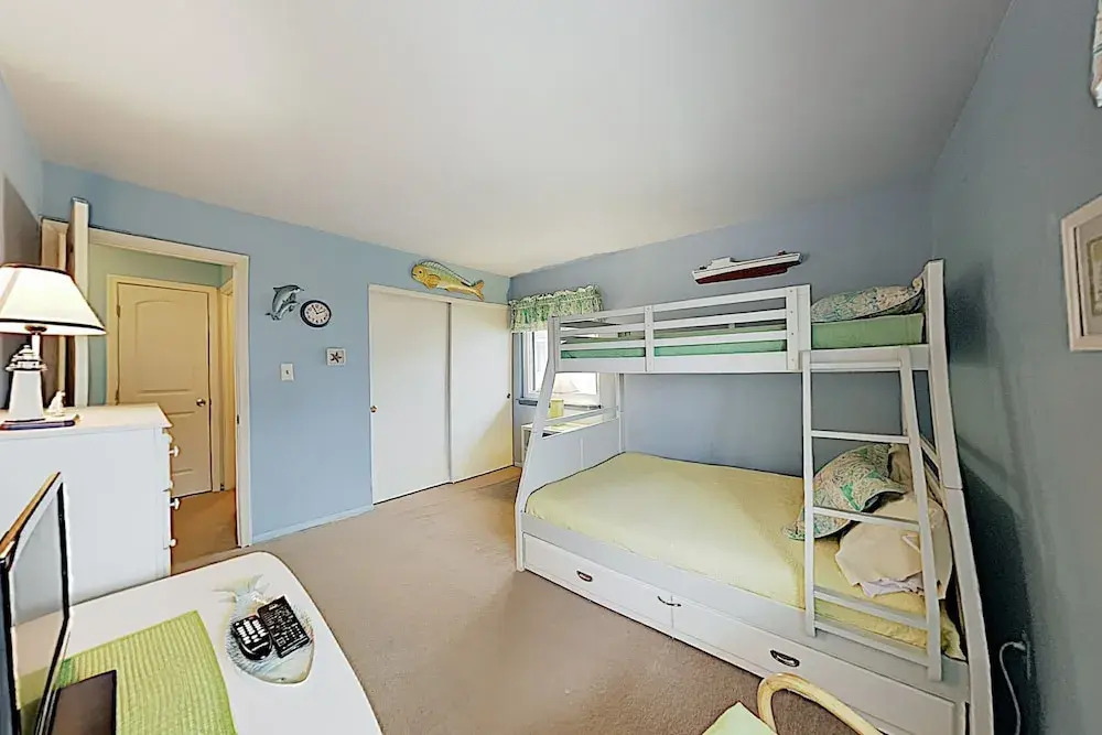 Canal-front W/ Pool & Docking, Near Beach 2 Bedroom Condo