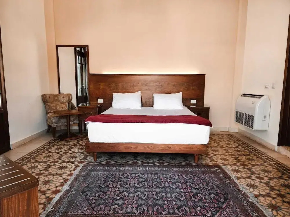 La Place Hotel