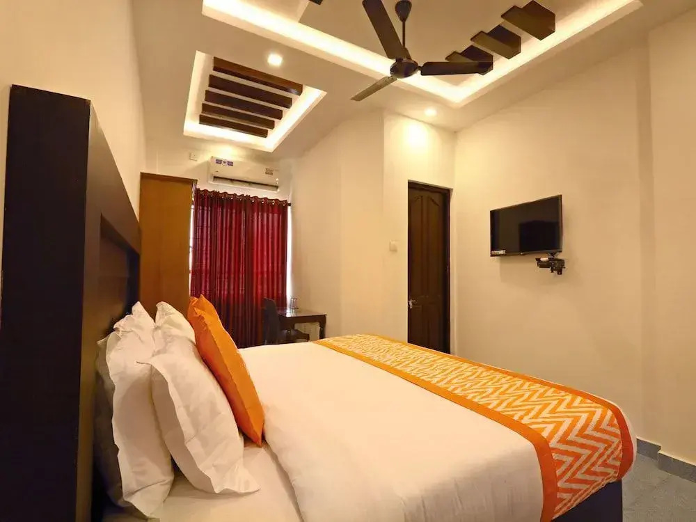 Townhouse Infopark Kochi Malabar Plaza Residency