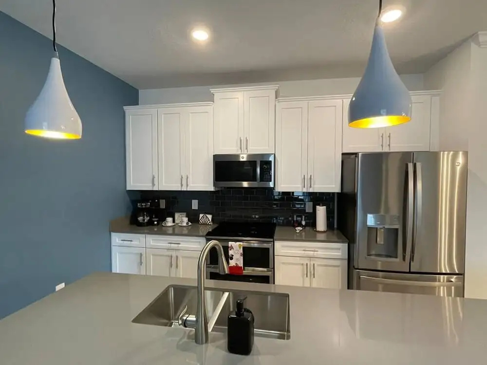 SL 4Br Walking Distance to Club