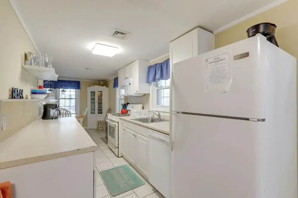 < 1/2 Mi to Beach: Wildwood Getaway w/ Patio!