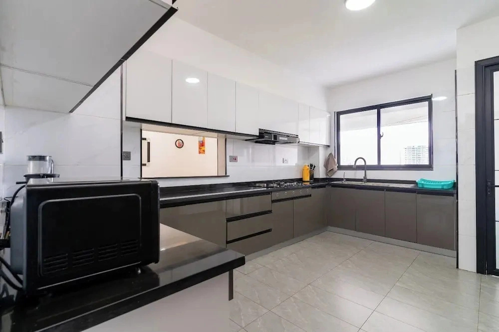 Platinum Oak Residency