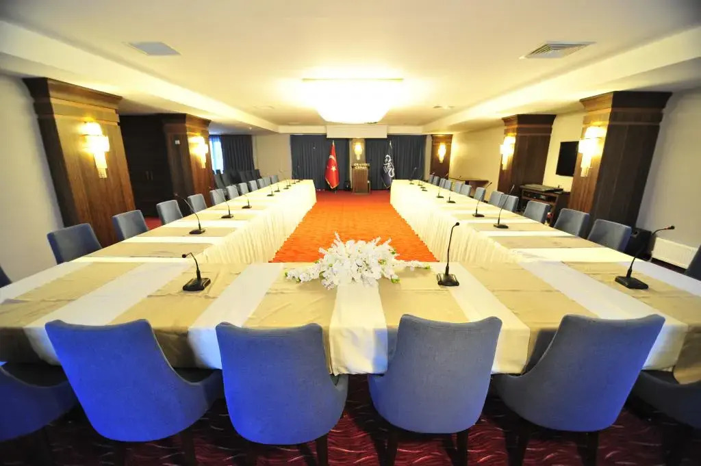 Grand Cenas Hotel