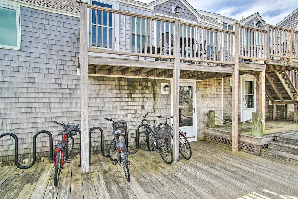 Harbor Views + Private Deck: Waterfront P-town Apt