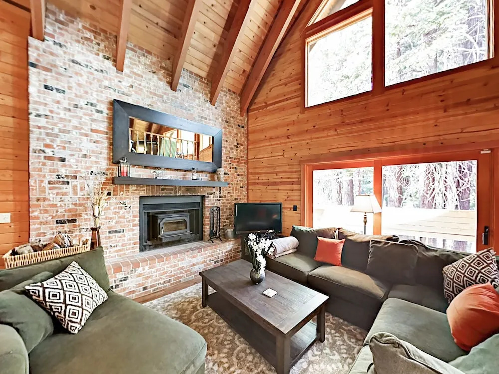 Herringbone Cabin 3 Bedrooms 2 Bathrooms Cabin
