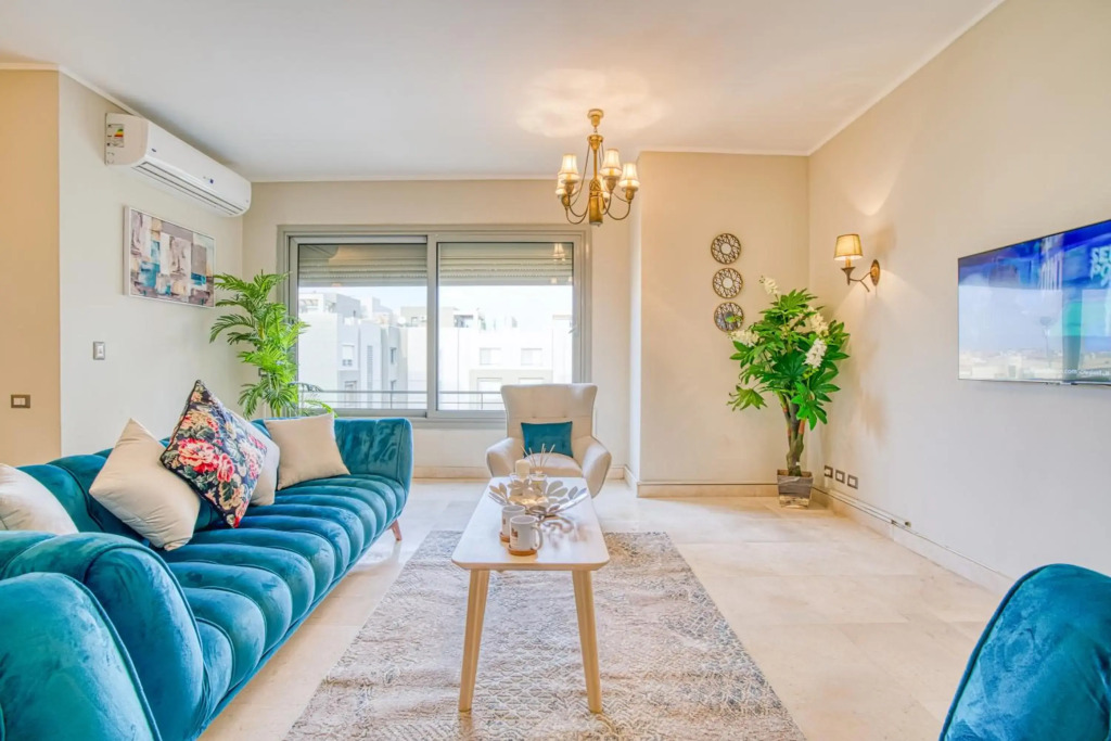 Luxurious 1 BR Apartment near Point 90 Mall✯