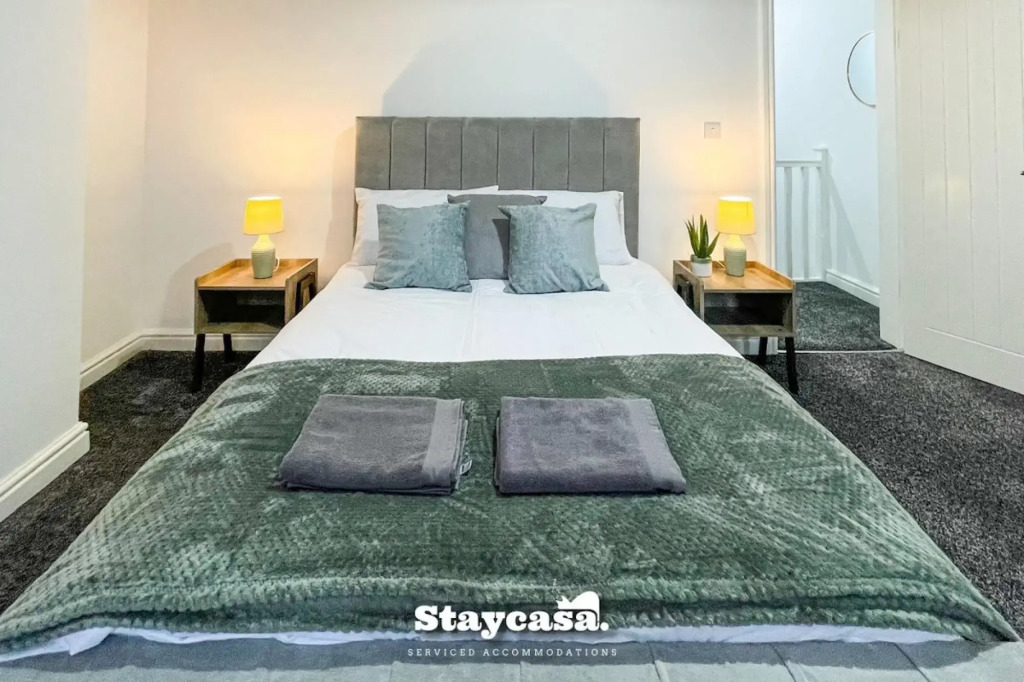 Live in Style House in Desirable Location