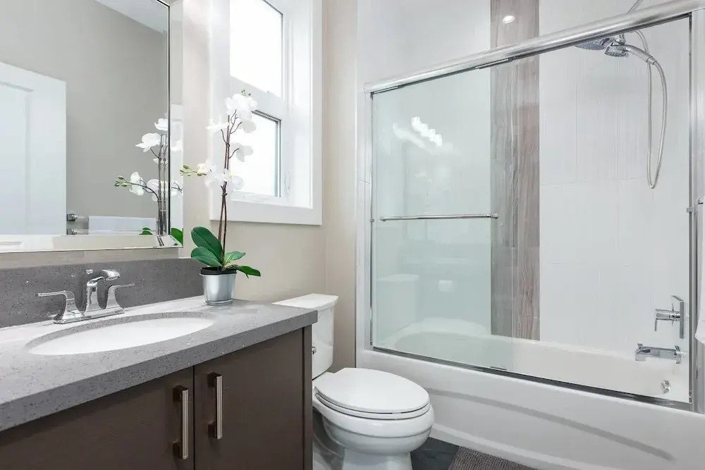 Private and Cozy 2bdr 2BA Home in Kitsilano