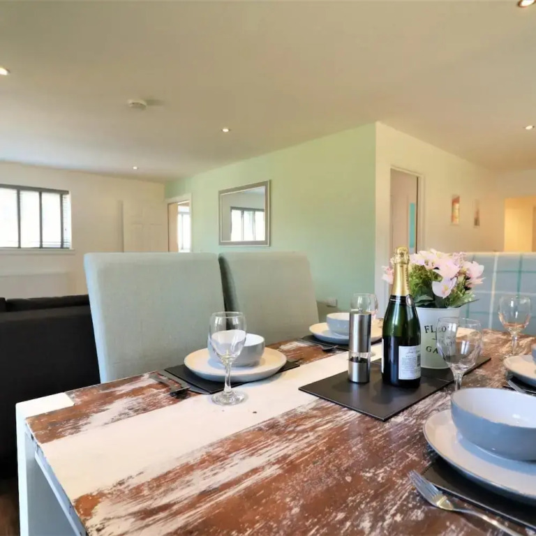 Railway House 5 bed - Maryhill