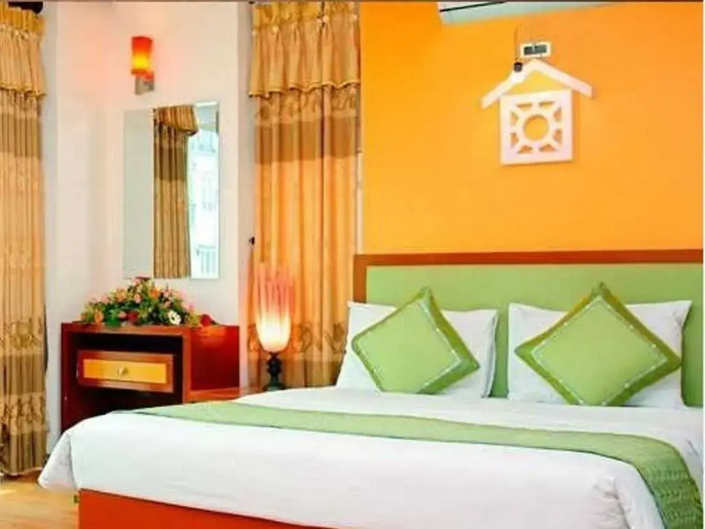 Van Mieu Hotel
