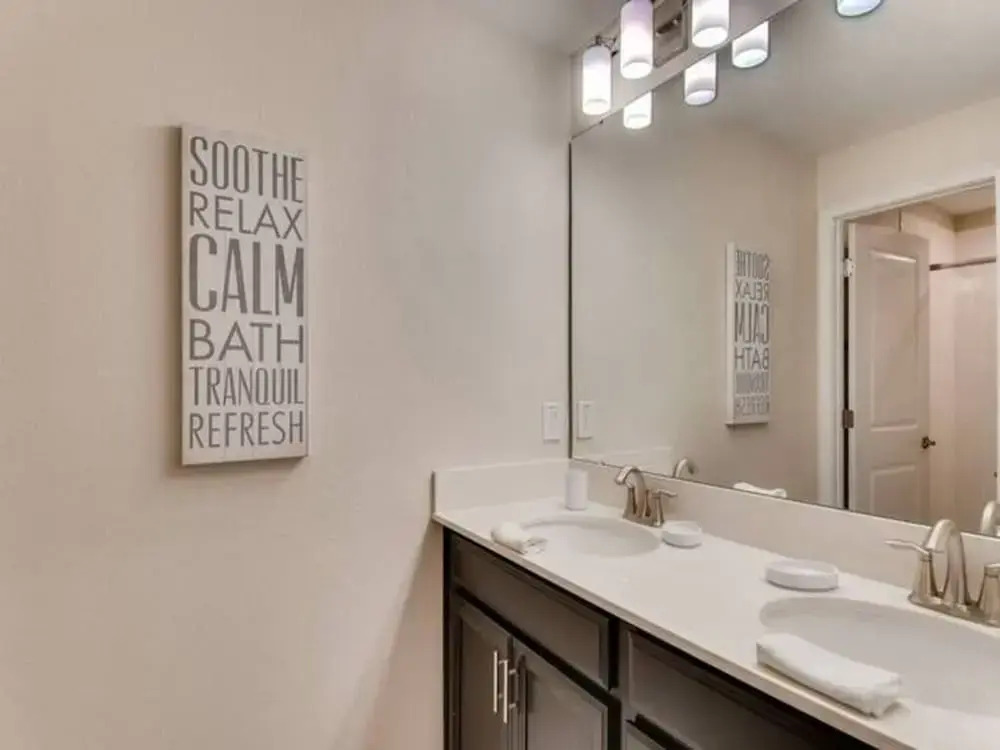 4812 RC Luxury 4 Bed Retreat With Private Pool