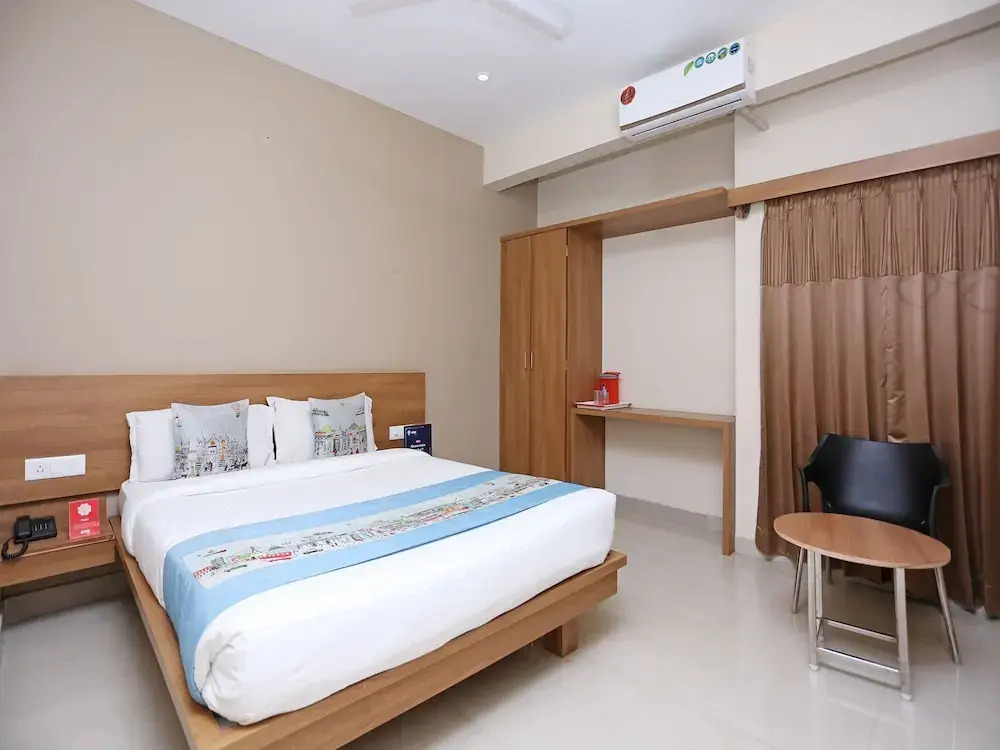 OYO 6447 Samasth Rooms And Suites