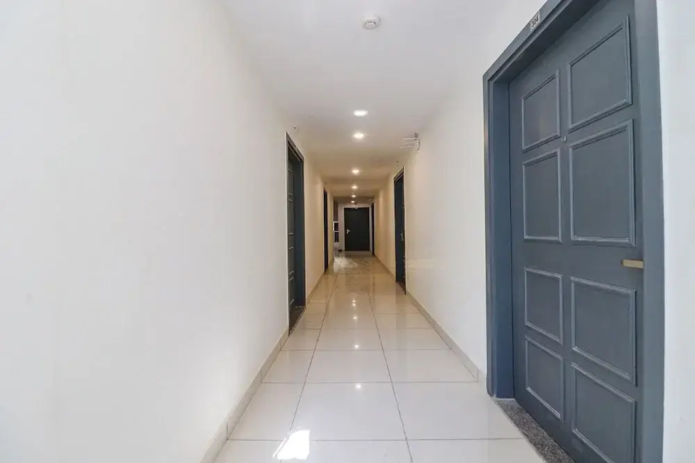 Fabhotel Vanilla