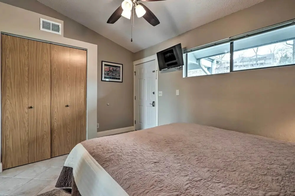 Lake of the Ozarks Views: Osage Beach Condo!