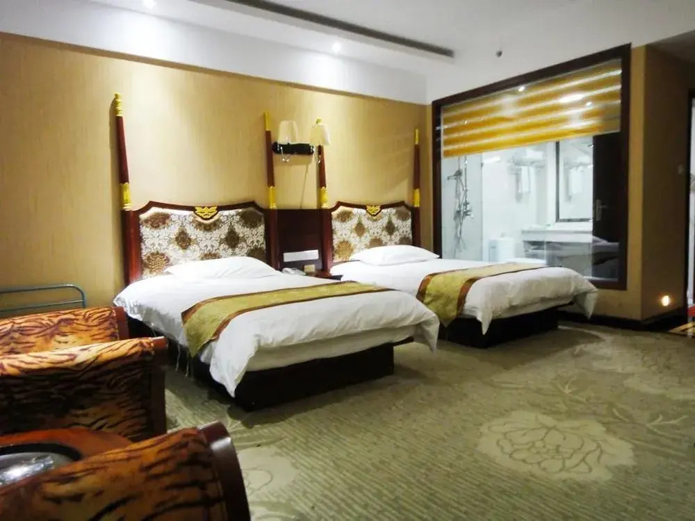 Golden Harbour Hotel