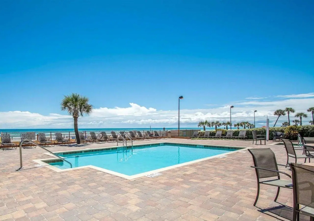 Beach House Inn with POOL & Beach Access