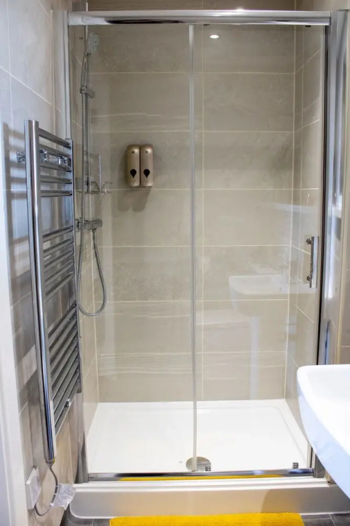 2 Bedroom Central Apartment