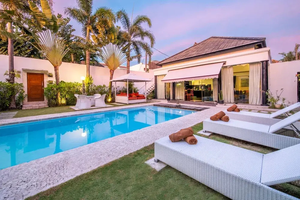 Serene 4br Seminyak Villa with Tropical
