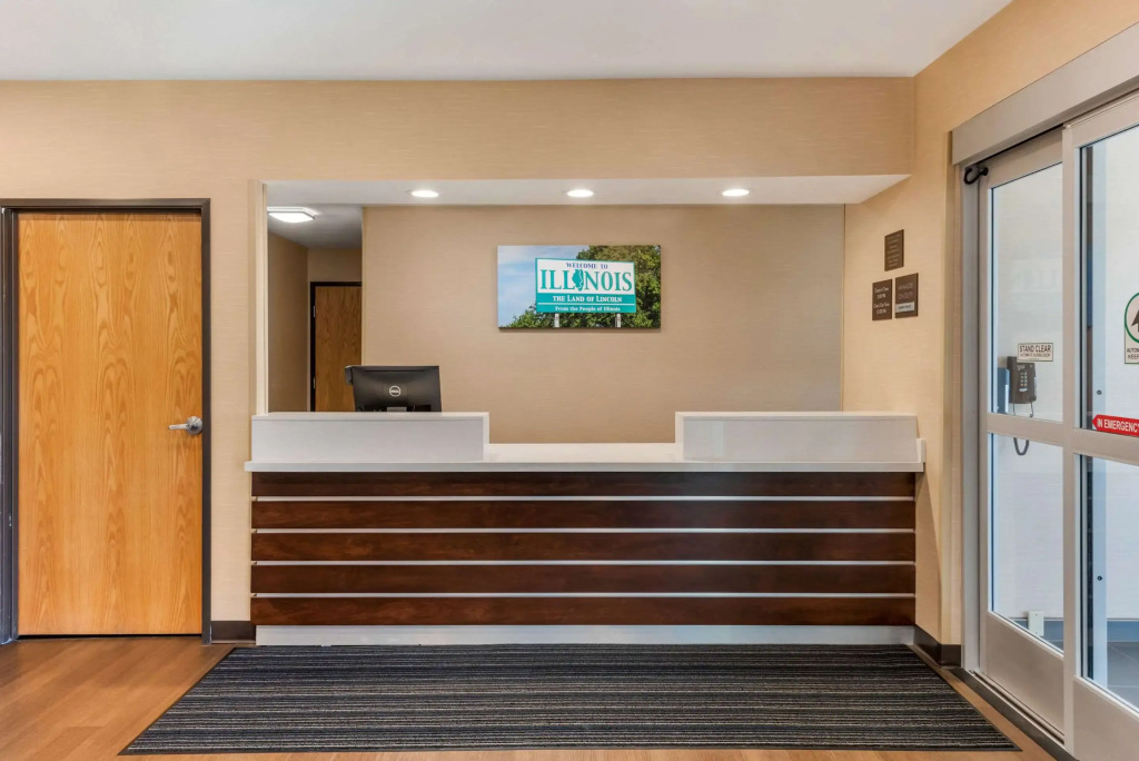 Comfort Inn & Suites near Route 66