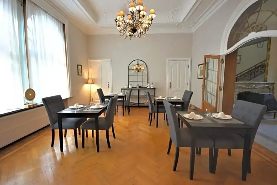 Villa De Noailles