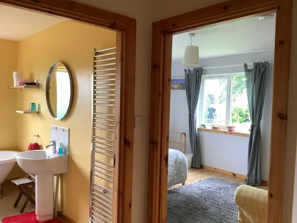 22 miles from Edinburgh-Double room-Welcoming B&B