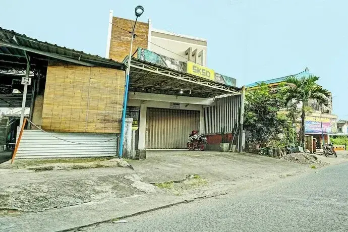 OYO Life 92395 Namimart Syariah 3