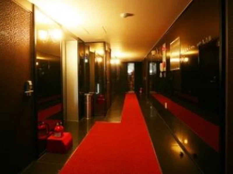 Hit Hotel