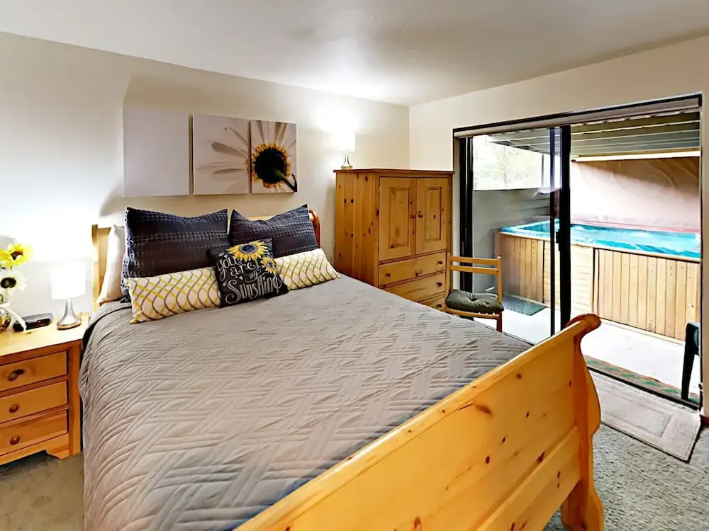 20 Fairway Village Condos 3 Bedrooms 2.5 Bathrooms Condo